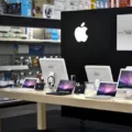 Comparing Best Buy & Apple Store: Which is Better? 12 Comparing Best Buy & Apple Store: Which is Better? 11