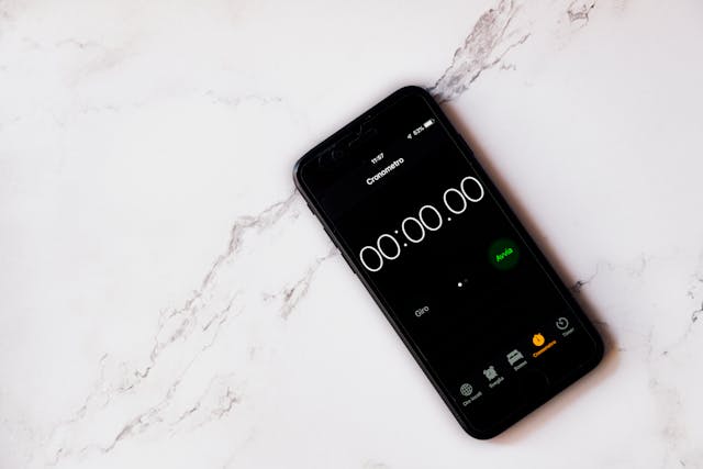 How To Keep iPhone Screen On When Using Stopwatch 4 How To Keep iPhone Screen On When Using Stopwatch 3