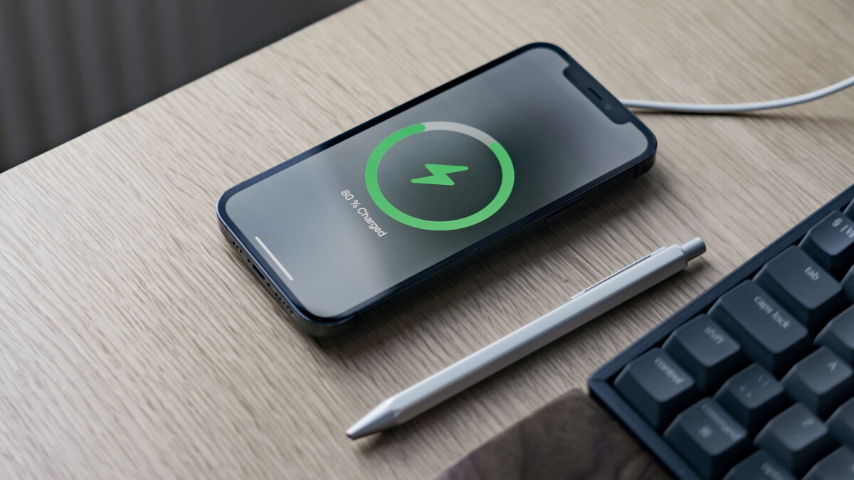 How to Troubleshoot iPhone 13 Charging Issues? 2 How to Troubleshoot iPhone 13 Charging Issues? 1