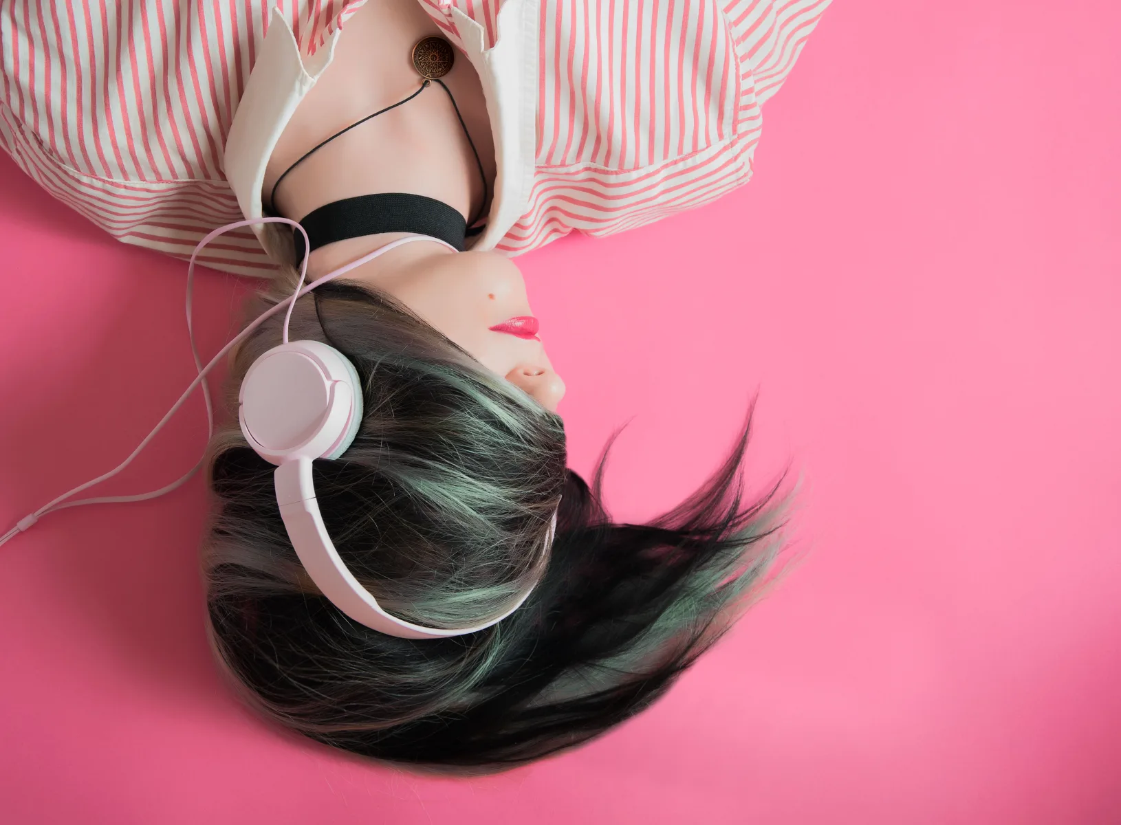 How To Listen To Music Offline for Free 2 How To Listen To Music Offline for Free 1
