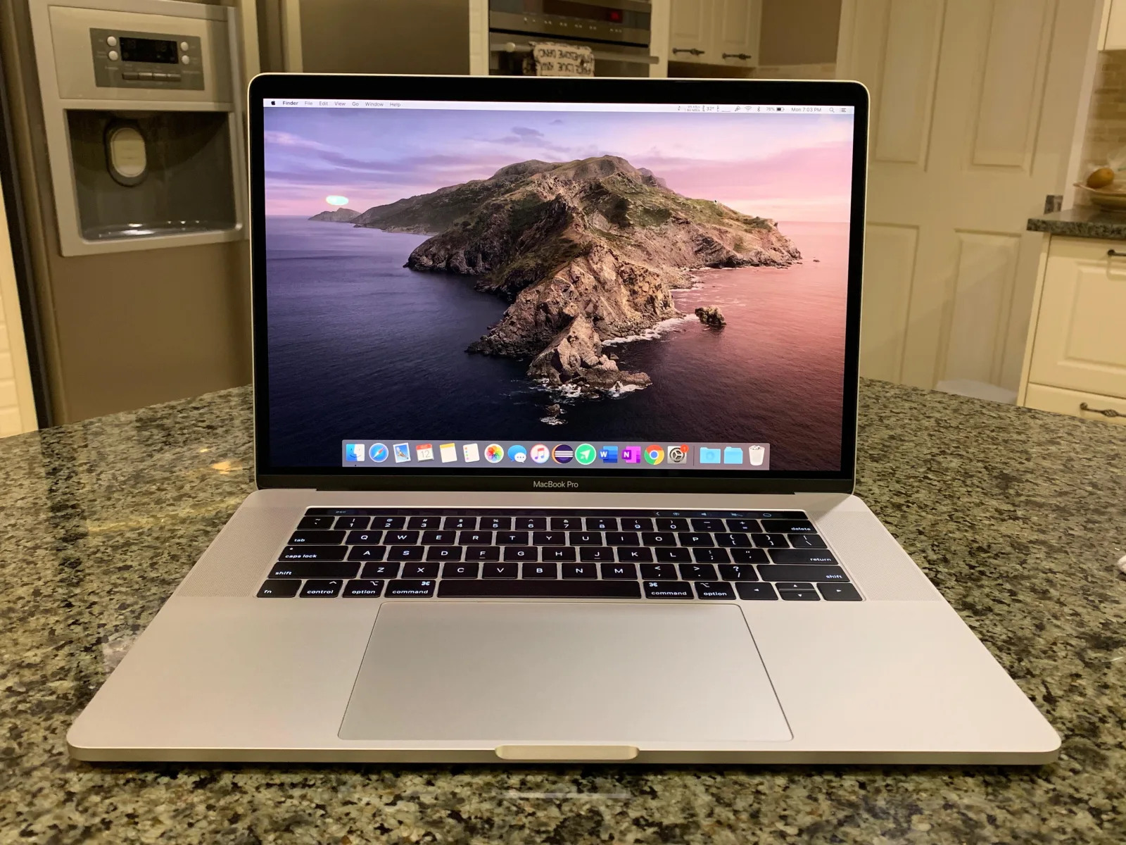 How to Handle MacBook Water Spillage 2 How to Handle MacBook Water Spillage 1