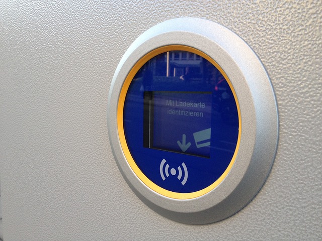 NFC Tag Detection in the Cash App 2 Blue NFC contactless card reader with wireless payment logo