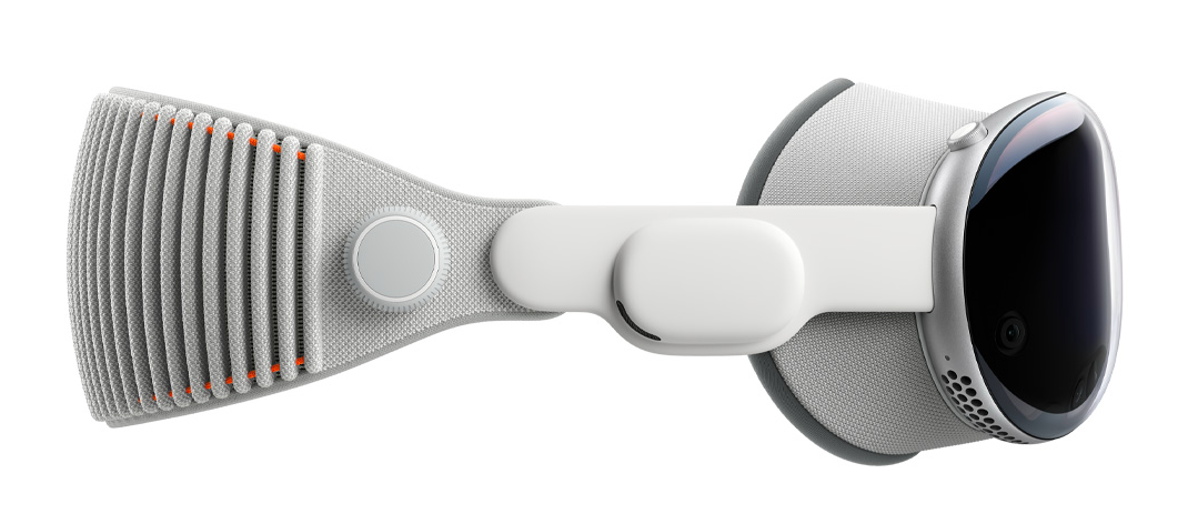Apple Vision Pro: Unveiling the Latest Breakthrough in VR Technology 6 Apple Vision Pro: Unveiling the Latest Breakthrough in VR Technology 5