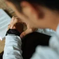 Apple Watch Frozen - Troubleshooting Tips 5 apple watch