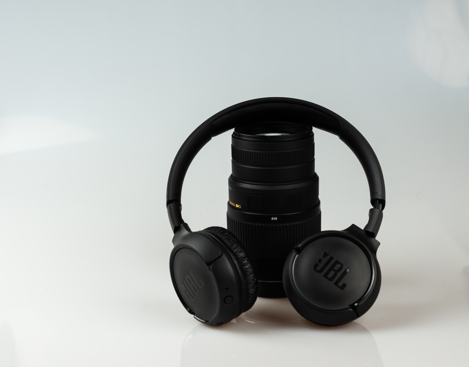 How To Pair JBL Headphones ? 1 JBL Headphones