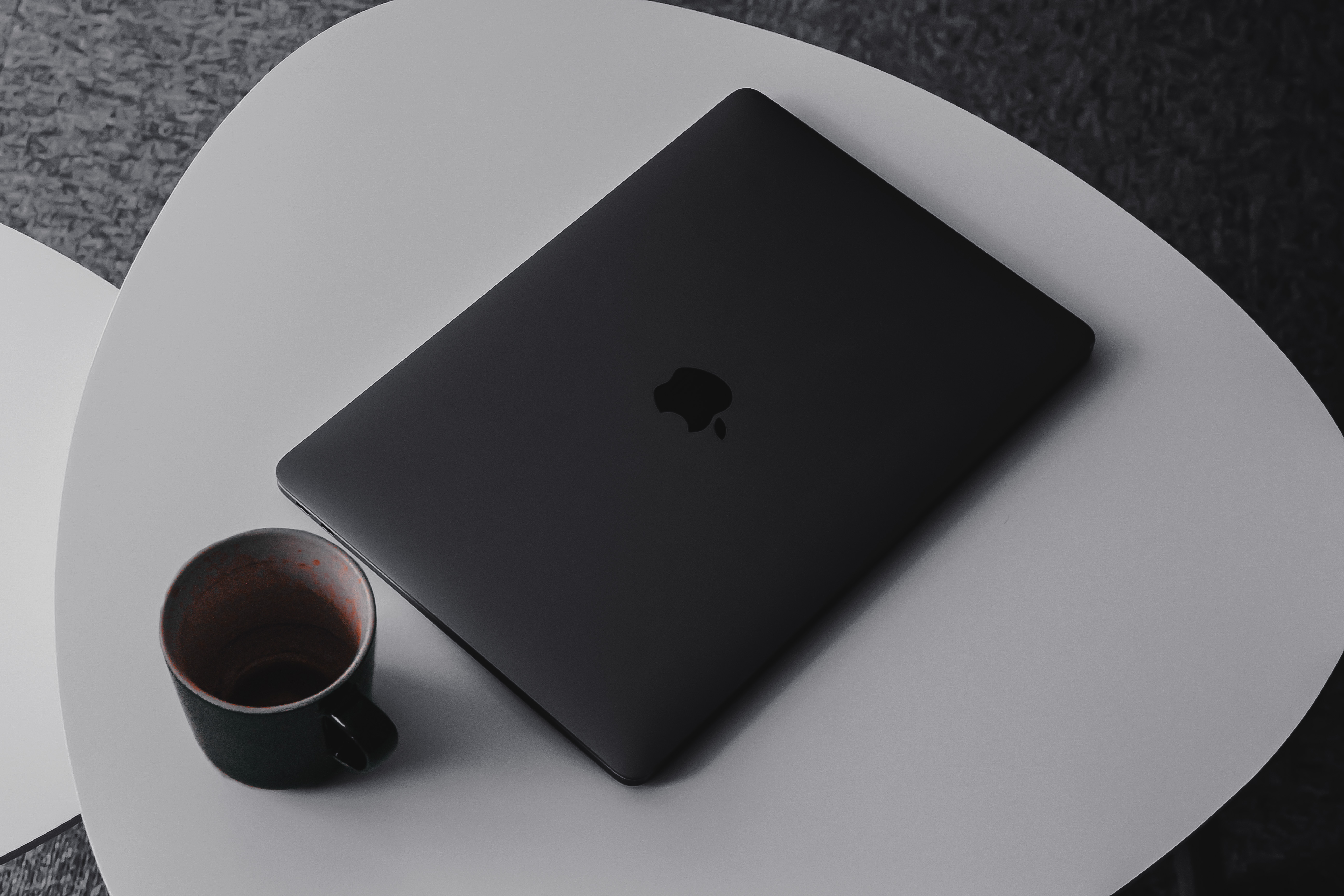 How To Clean Your MacBook ? 1 macbook