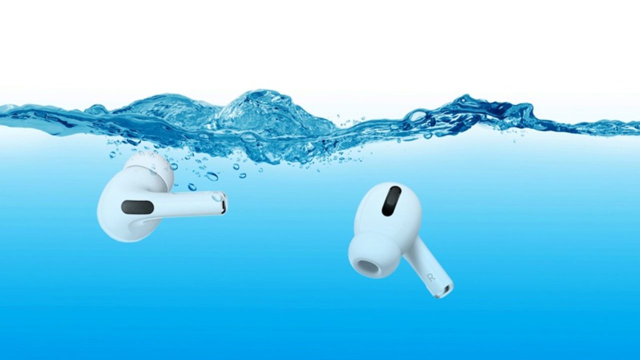 What To Do When You Accidentally Drop Your AirPods in Water 2 What To Do When You Accidentally Drop Your AirPods in Water 1