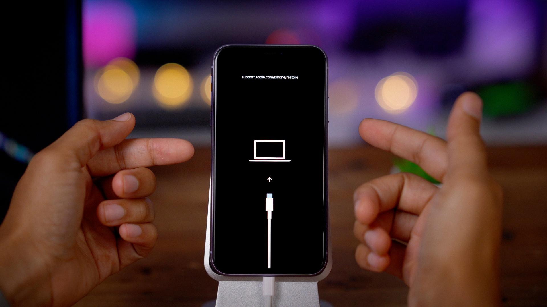 iphone 11 stuck on apple logo iphone 11 stuck on apple logo