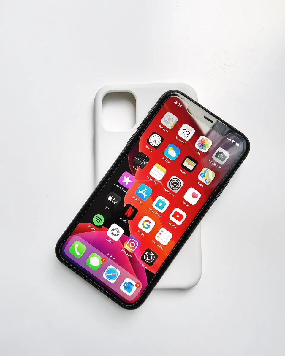 The Easiest Way to Put Two Pictures Side by Side on Your iPhone 2 The Easiest Way to Put Two Pictures Side by Side on Your iPhone 1