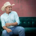 Why Garth Brooks Isn't Available on Apple Music 6 Why Garth Brooks Isn't Available on Apple Music 5