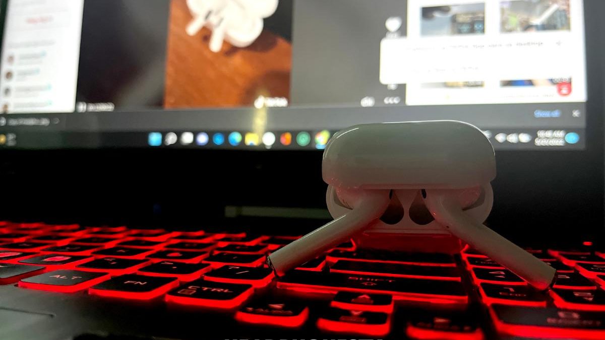 How to Transform Your AirPods Into a Speaker 2 How to Transform Your AirPods Into a Speaker 1