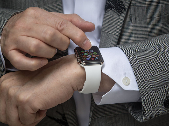 How to Quickly Delete Photos from Your Apple Watch 2 How to Quickly Delete Photos from Your Apple Watch 1