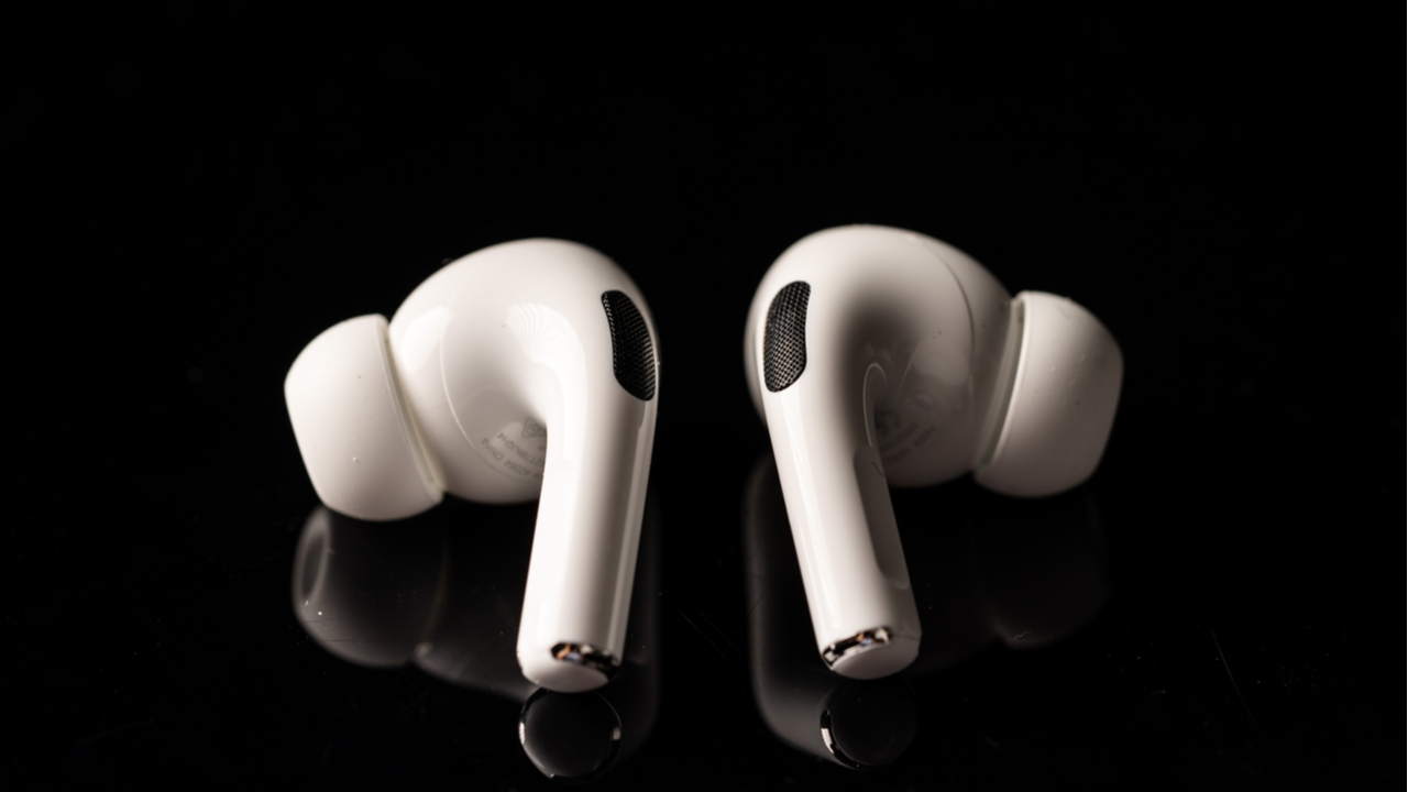 Do AirPods Pro Have Dolby Atmos? 2 Do AirPods Pro Have Dolby Atmos? 1
