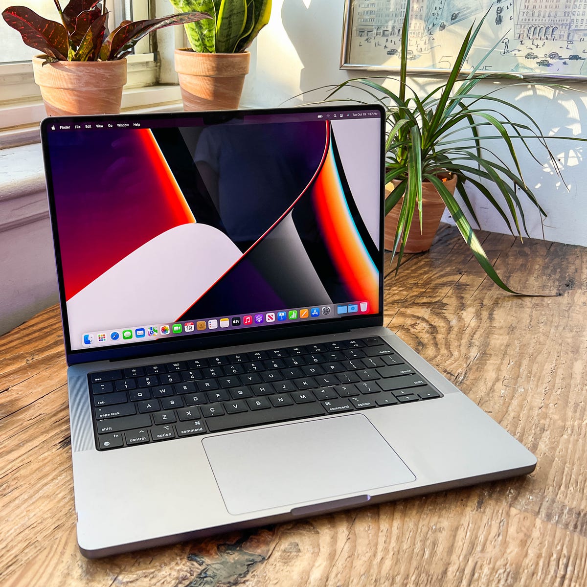 Why is There a Microphone On My Macbook Screen? 2 Why is There a Microphone On My Macbook Screen? 1