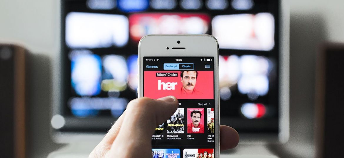 How to Mirror Netflix From Your iPhone Screen to Big Screen TV 2 How to Mirror Netflix From Your iPhone Screen to Big Screen TV 1