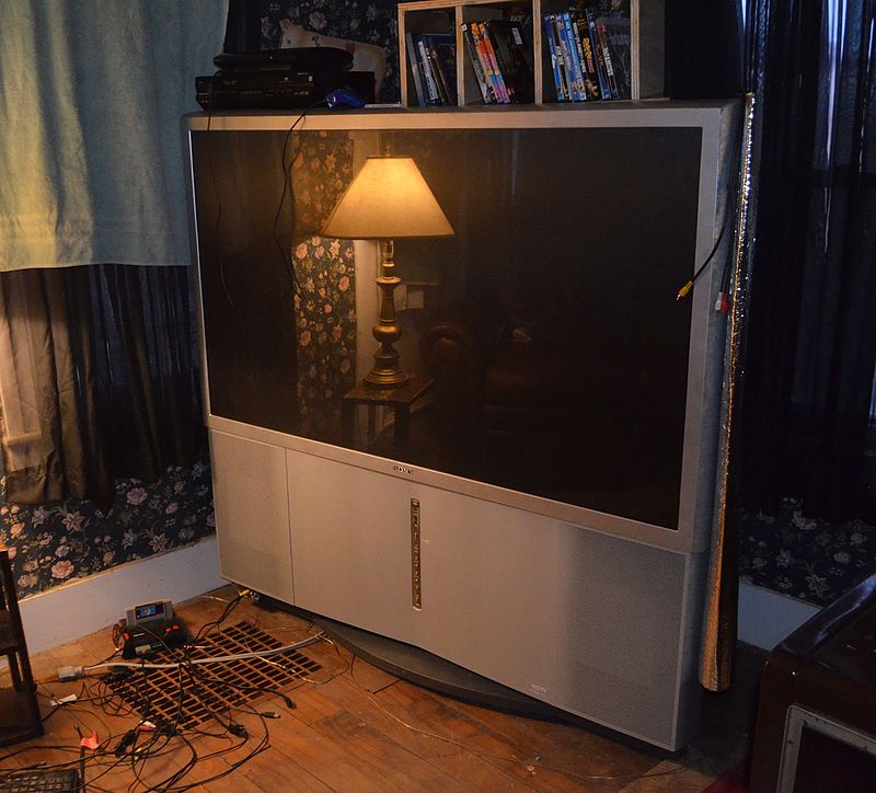 What You Should Do With Your Old Projection TVs? 4 What You Should Do With Your Old Projection TVs? 3