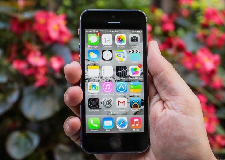 Apple iPhone 5s: Does It Have a Front Camera? 2 Apple iPhone 5s: Does It Have a Front Camera? 1