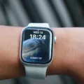 What Wrist Should You Wear Your Apple Watch? 8 What Wrist Should You Wear Your Apple Watch? 7