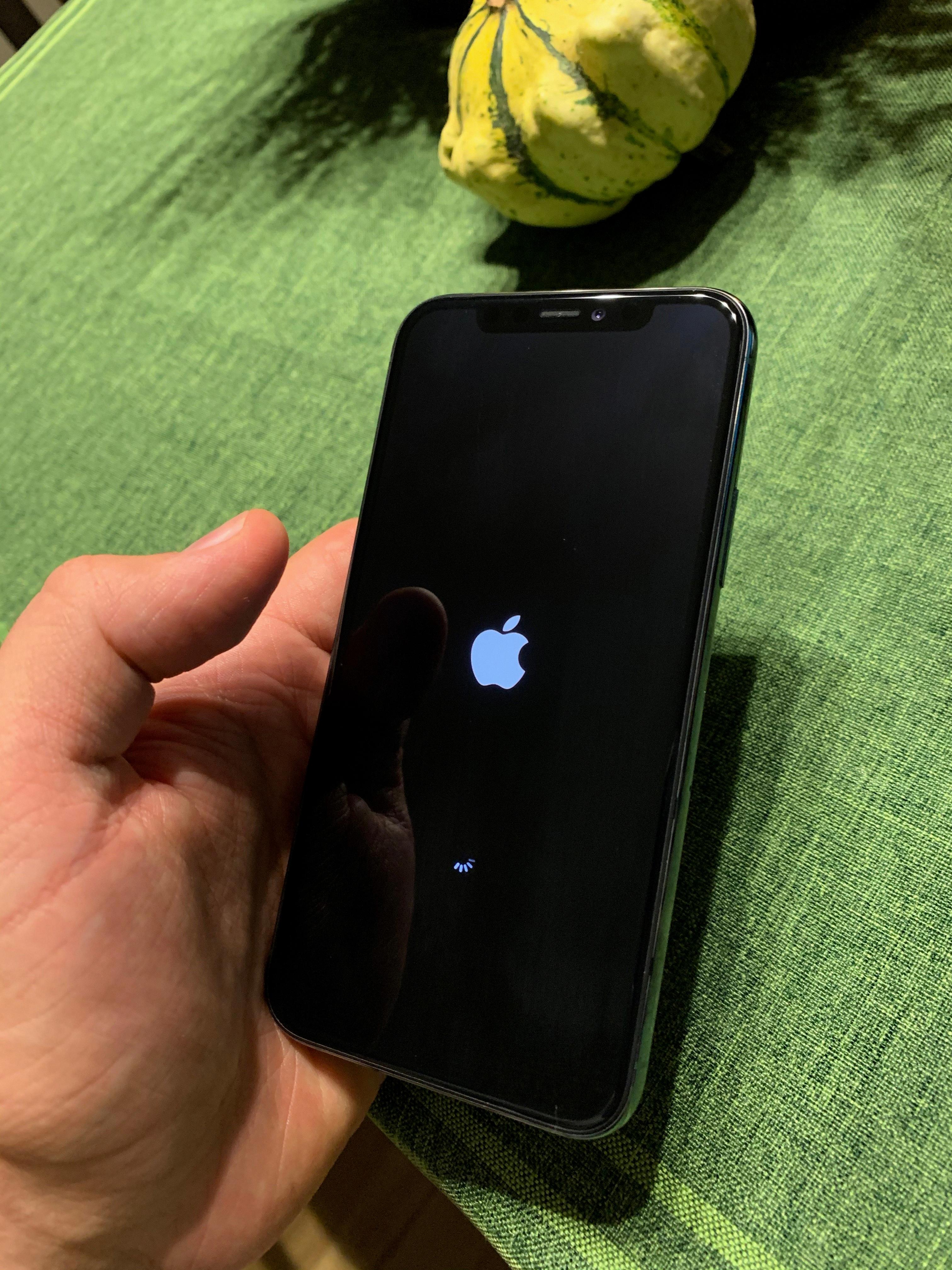iphone 11 won t turn on iphone 11 won t turn on