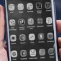 Uncovering the Benefits of Using Grayscale Mode on Android Devices 2 Uncovering the Benefits of Using Grayscale Mode on Android Devices 1