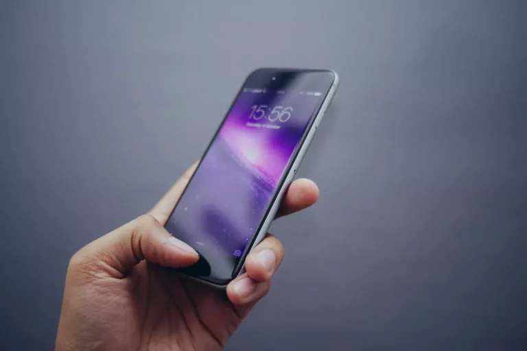 How To Save Gifs On IPhone 1