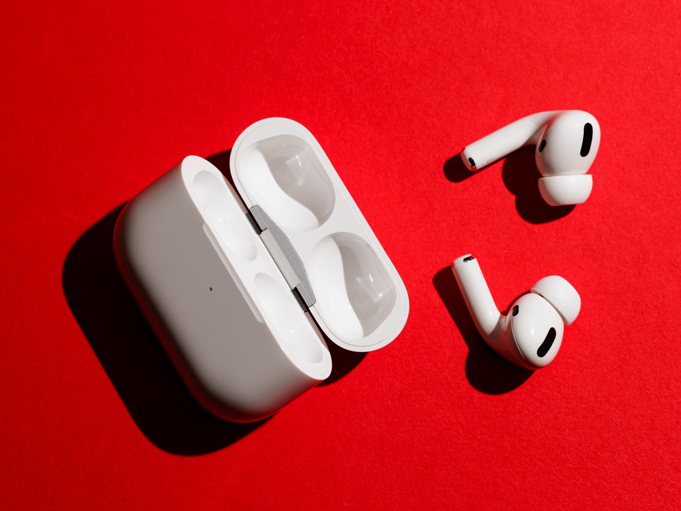 How Long Do Airpods Last DeviceMAG