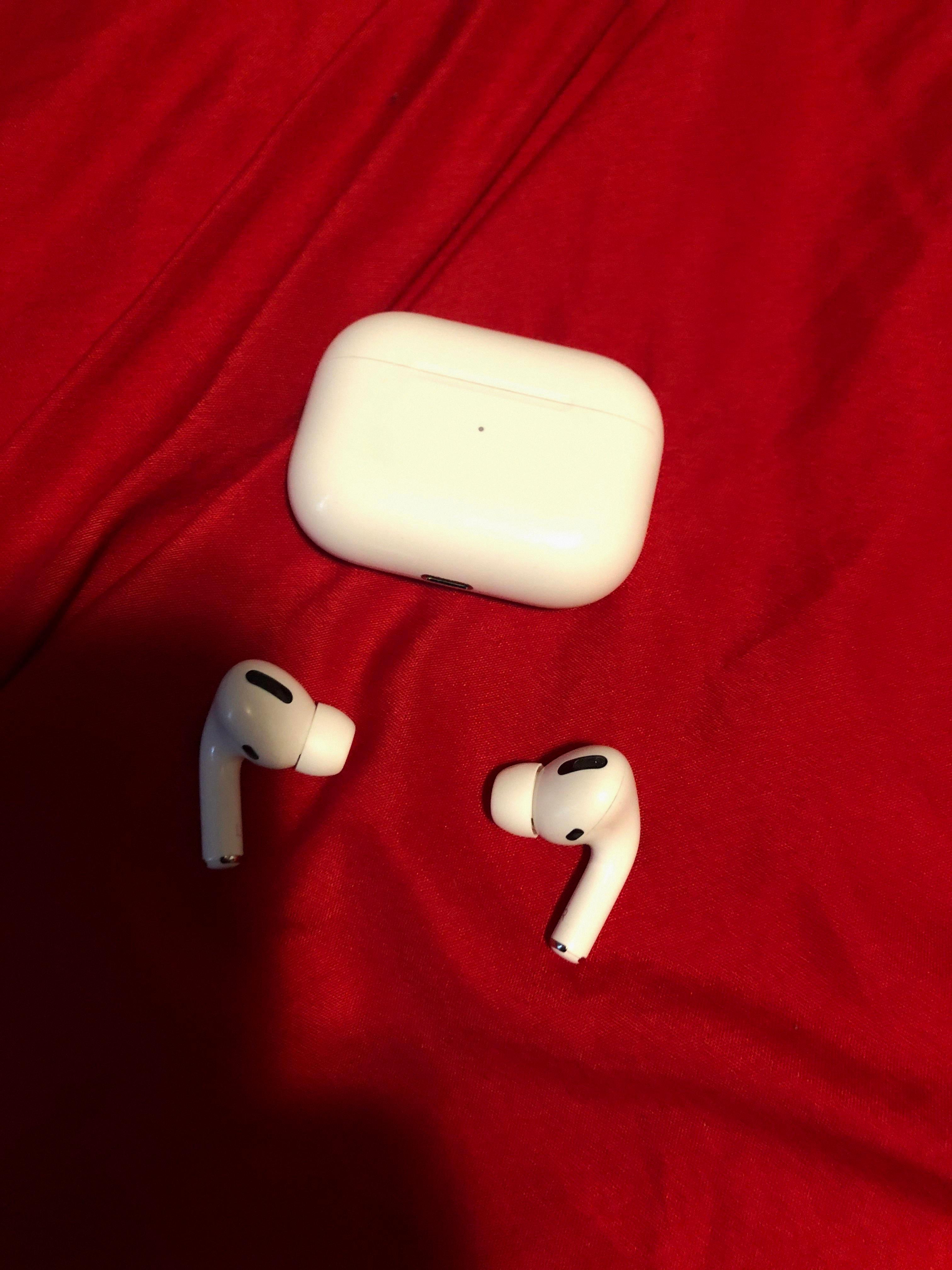 airpod microphone muffled airpod microphone muffled