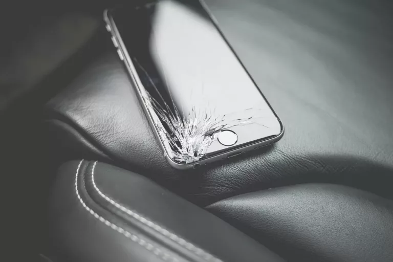 How Much Does Apple Charge To Replace Screen ? 9