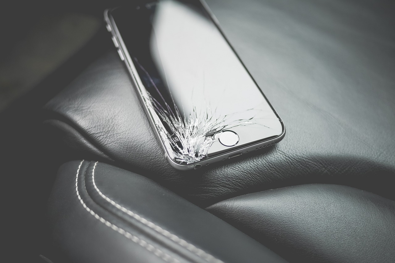 How Much Does Apple Charge To Replace Screen ? 1
