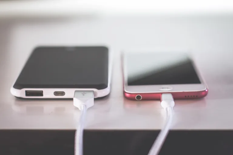 What Is The iPhone Charger Voltage? 17
