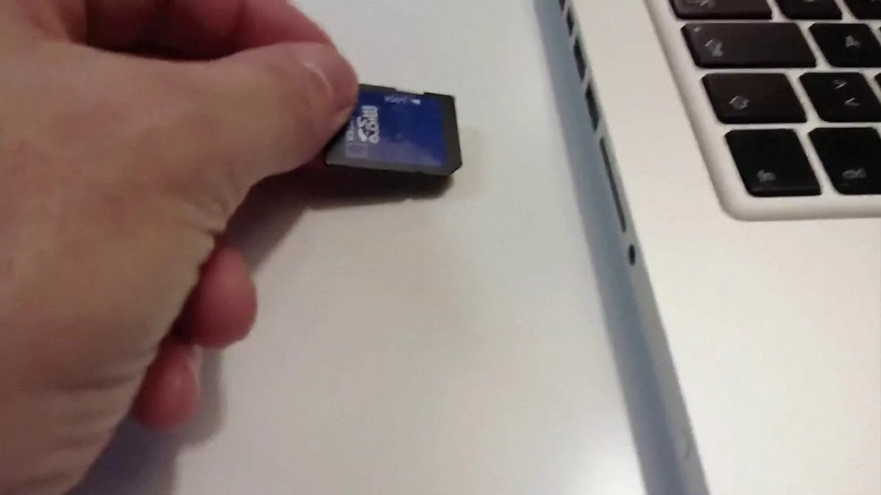 How To Remove SD Card From MacBook ? DeviceMAG