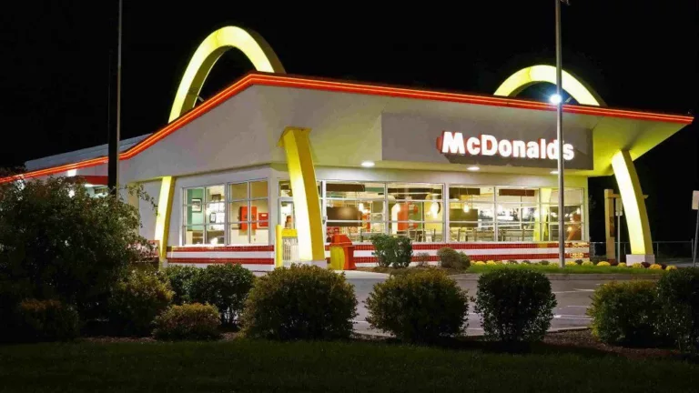 The McDonald's App: Exclusive Deals, Rewards and More 4