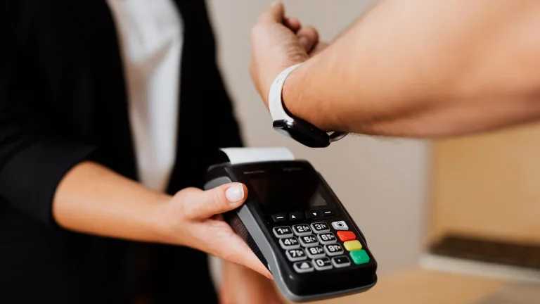 How To Pay With Apple Watch ? 11
