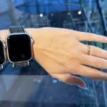 How To Charge Your Apple Watch SE 1