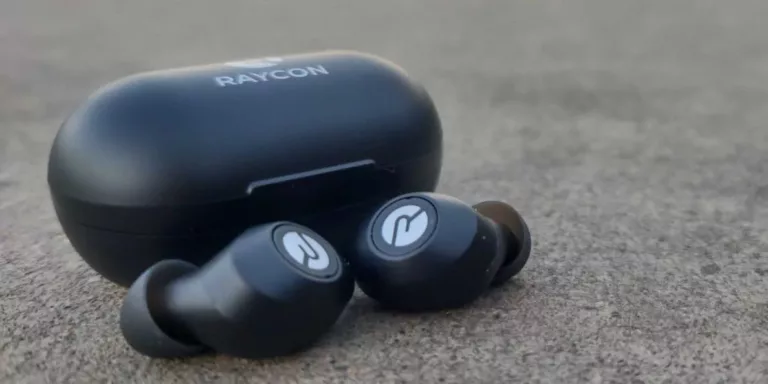 How to Turn On Your Raycon Earbuds 9