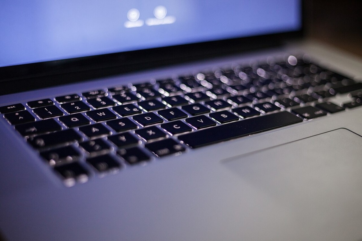 How to Turn Off Your Keyboard Lights - DeviceMAG