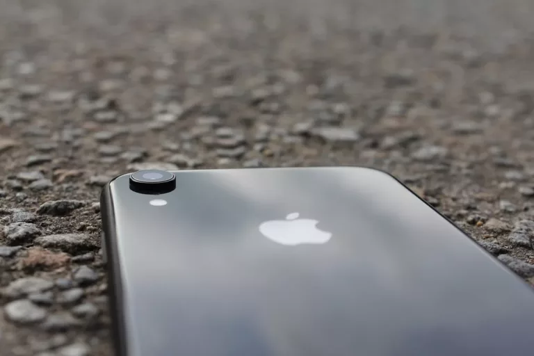 Power of Wireless Charging with the iPhone XR 15
