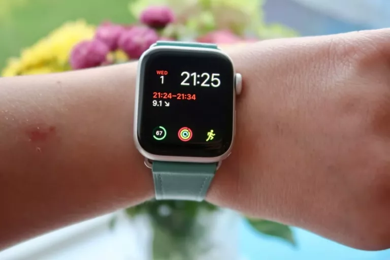 How to Monitor Your Health with the FreeStyle Libre Watch 5