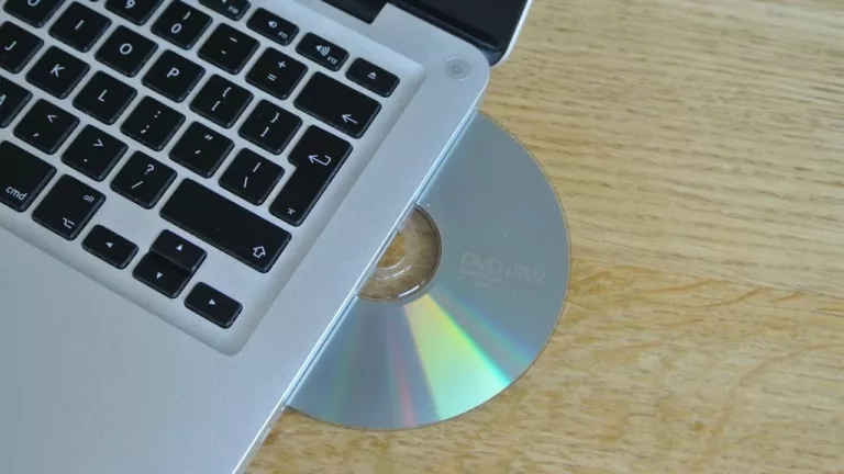 How To Insert Cd In Macbook Pro 2020 9