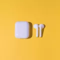 How to Use One AirPod At a Time 1