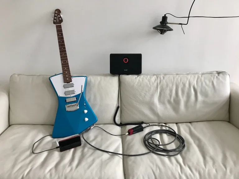 How to Plug a Guitar into Garageband on iPad 3