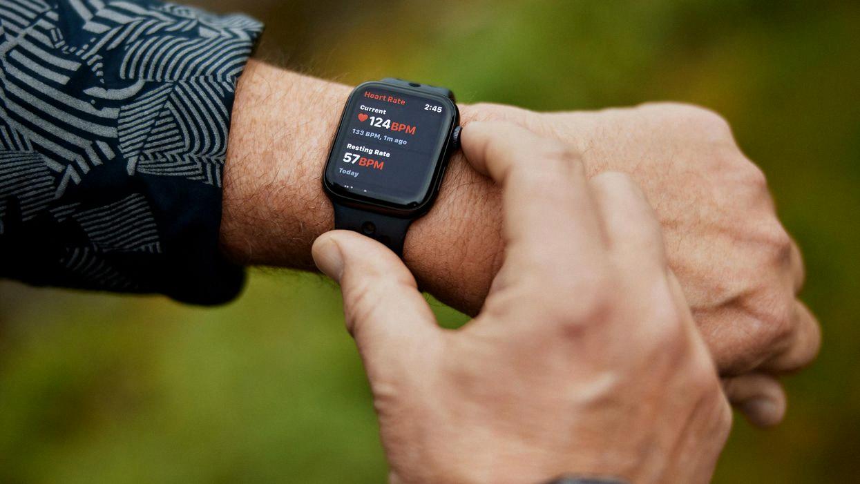 how-to-reset-sync-data-on-your-apple-watch-devicemag