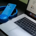 How to Connect Your Apple Headphones to Your Macbook 15