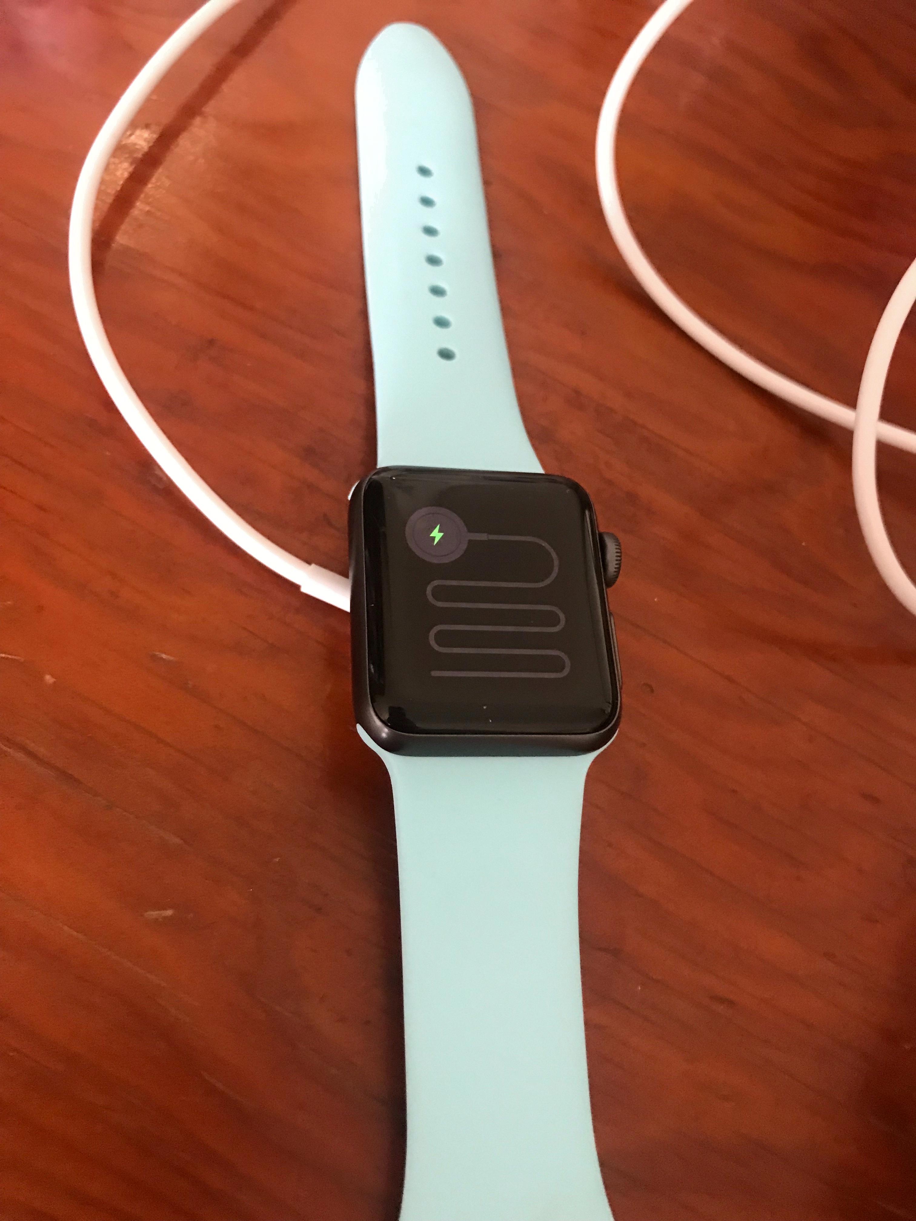 How to Charge Your Apple Watch Before the Green Snake of Death Strikes 17