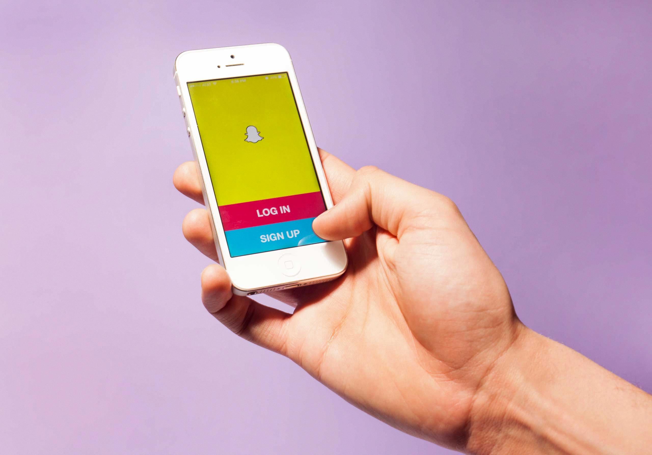 how can you hide snapchat on your phone