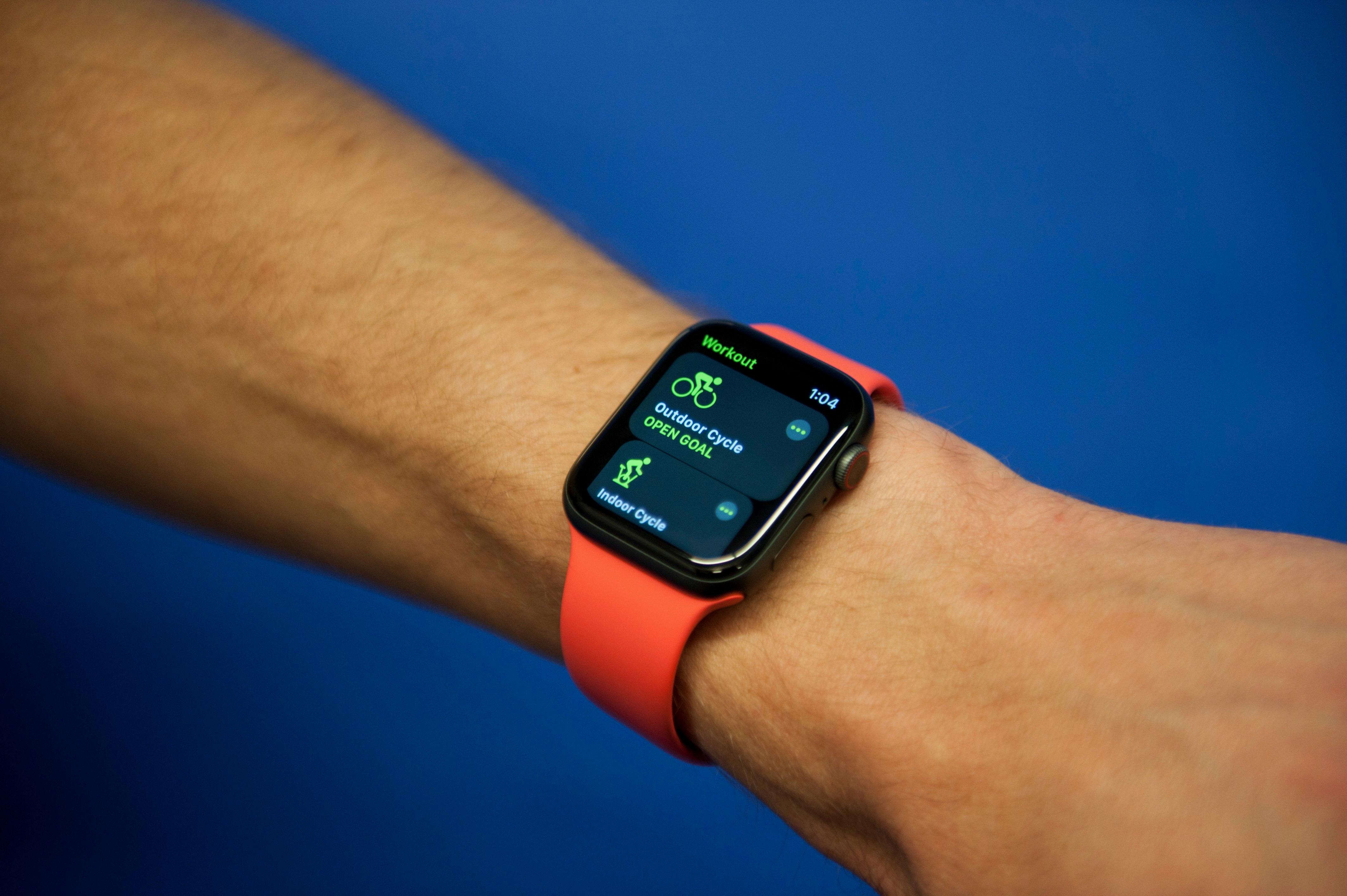 How Does Apple Watch Track Indoor Cycling DeviceMAG