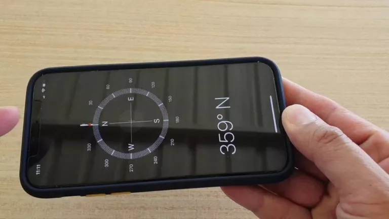 How Does Compass App Work On iPhone 7