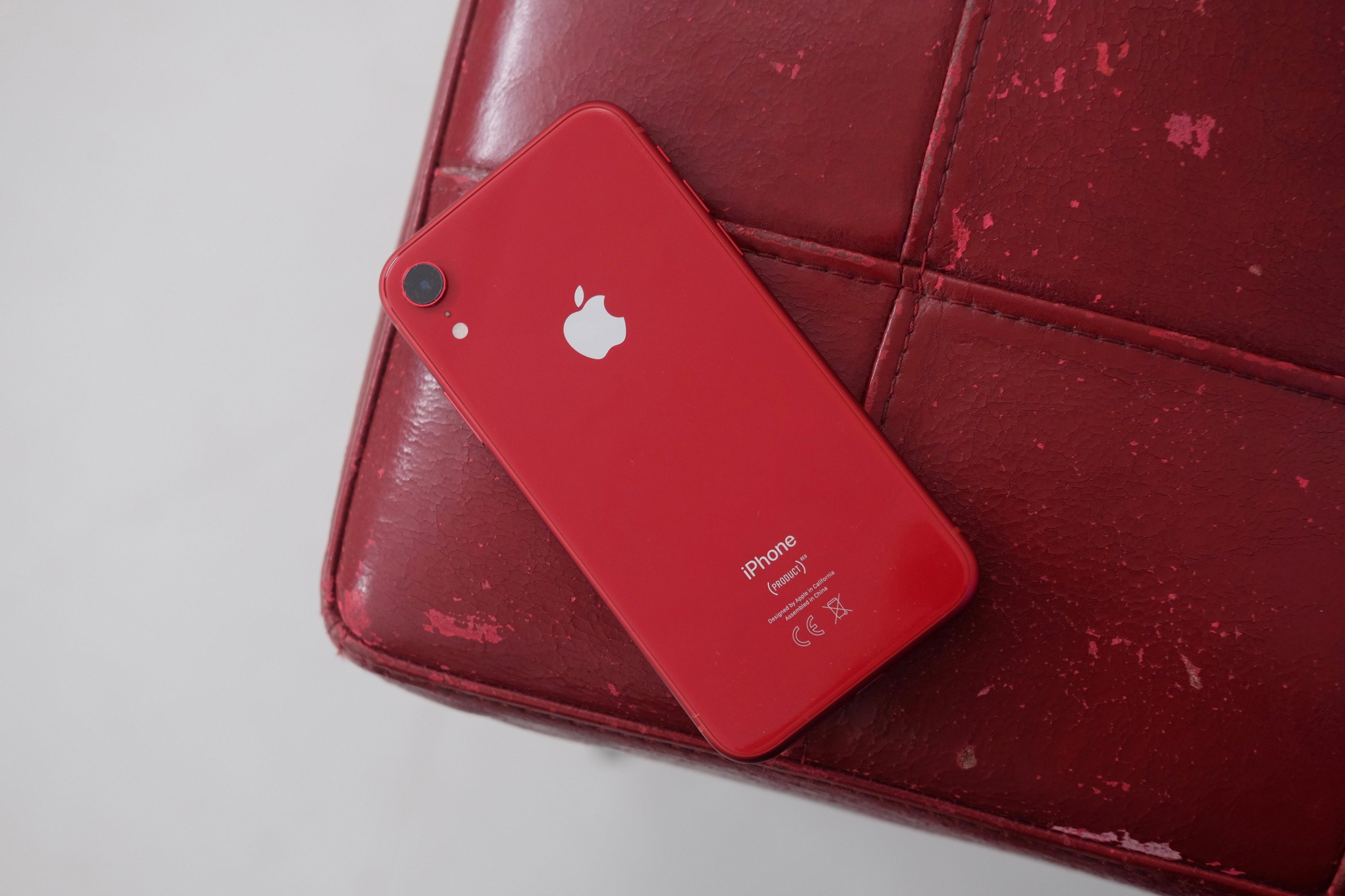 How To Clean Your iPhone XR DeviceMAG