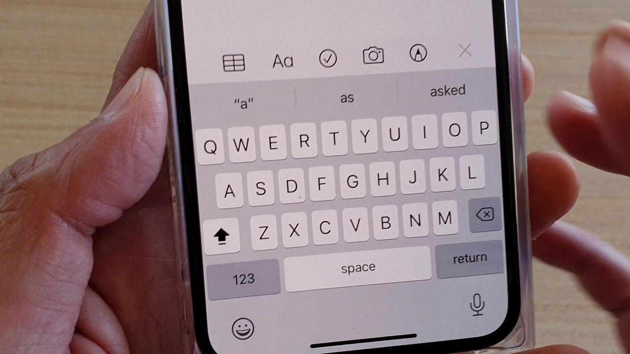 How To Keep Caps On Iphone Keyboard