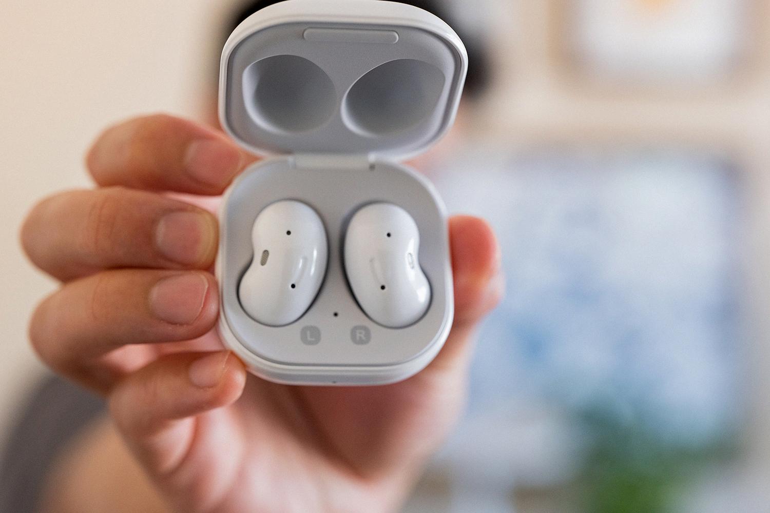 How To Make Your Galaxy Buds Discoverable - DeviceMAG